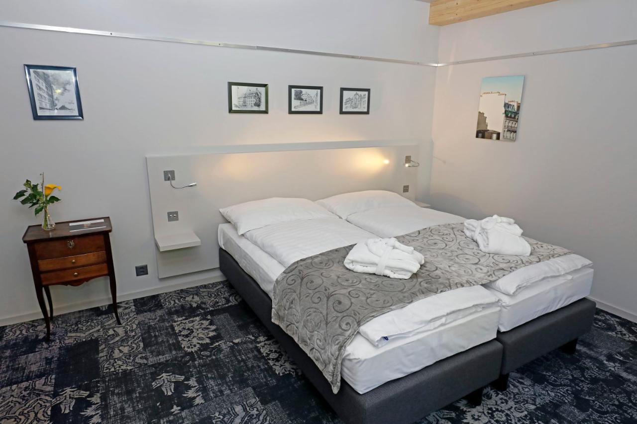 Hotel Fleur De Lis 3*