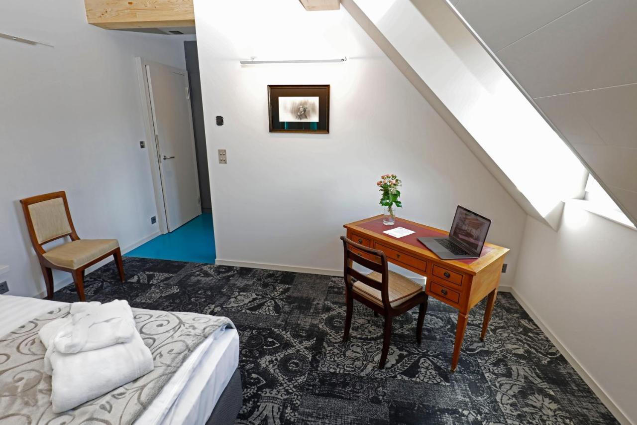 Fleur De Lis Hotel 3*