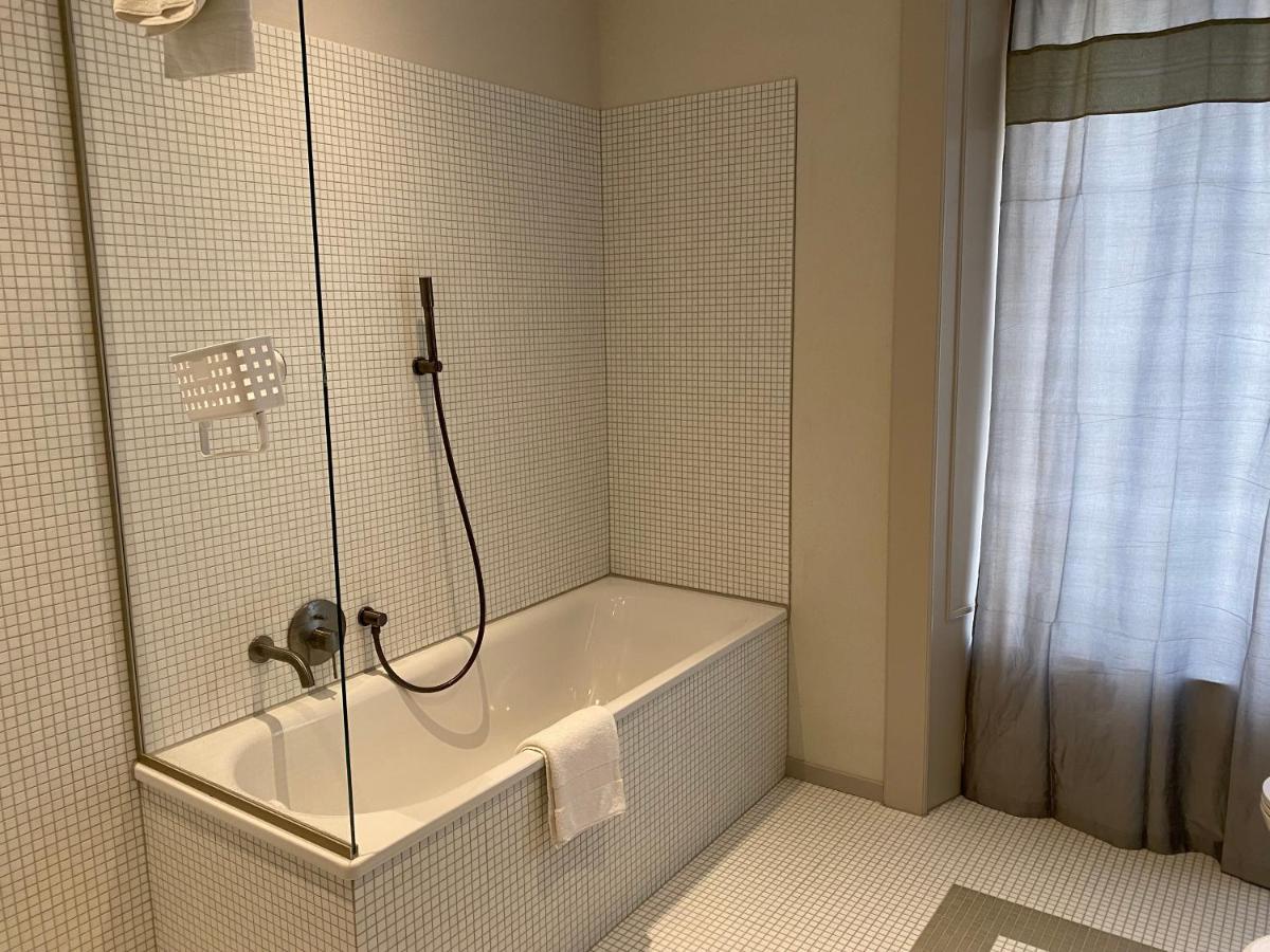 Fleur De Lis 3* Le Locle